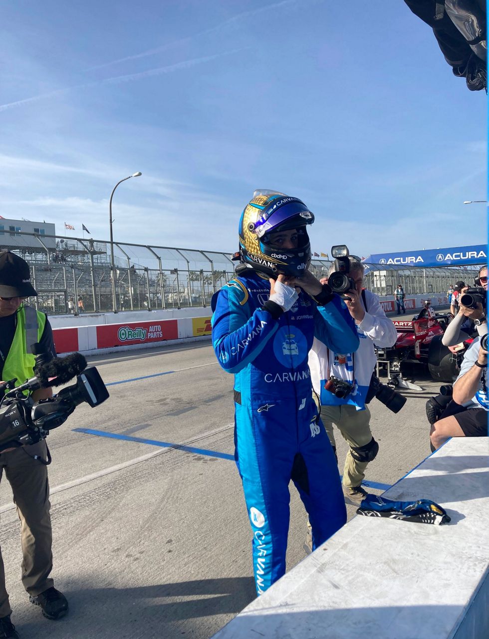 Johnson prepared to race at Long Beach with broken hand