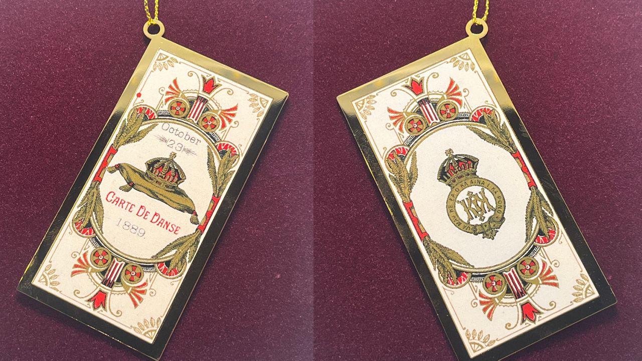 Back and front of the 2023 Iolani Palace ornament. (Image courtesy of The Friends of Iolani Palace)