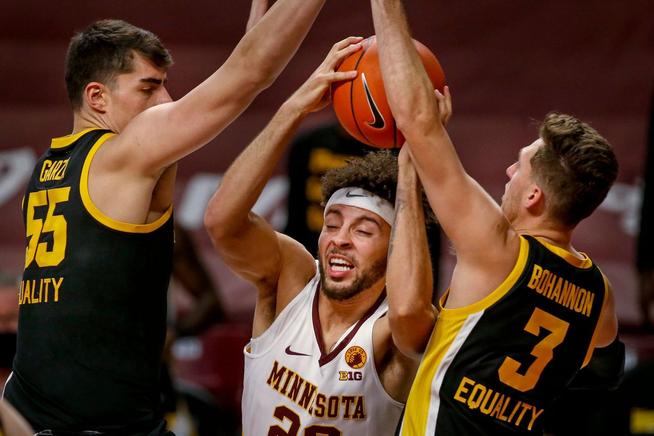 Minnesota takes down No. 4 Iowa 102-95 with 3-point spree