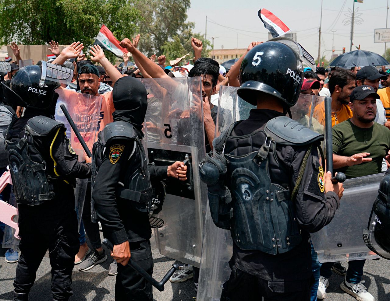 No way out as Iraq's dangerous post-election impasse deepens