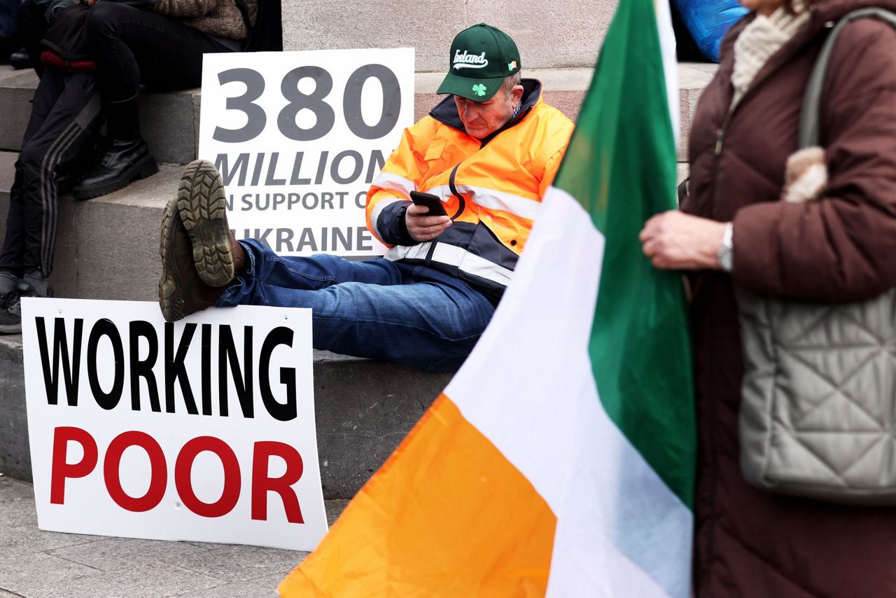 Police remove fuel protesters from Dublin center as disruption over ...