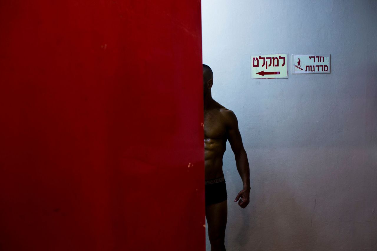 AP PHOTOS: Israeli bodybuilders compete in annual flex-off