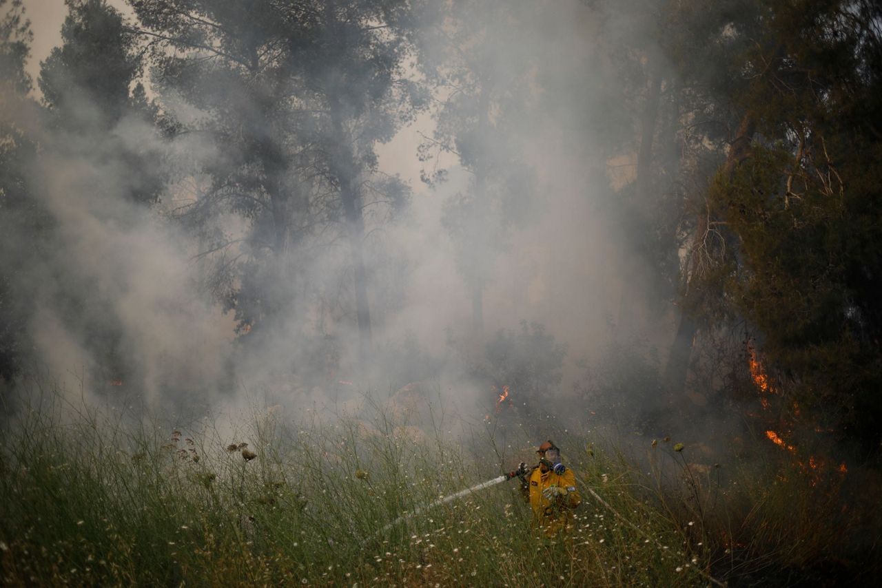 Israel braces for more wildfires as temperatures spike