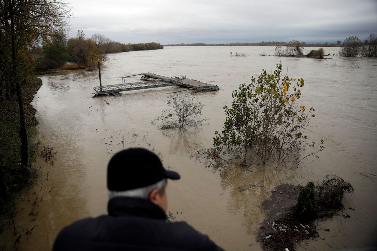 2 dead after flash floods, mudslides hit French Riviera