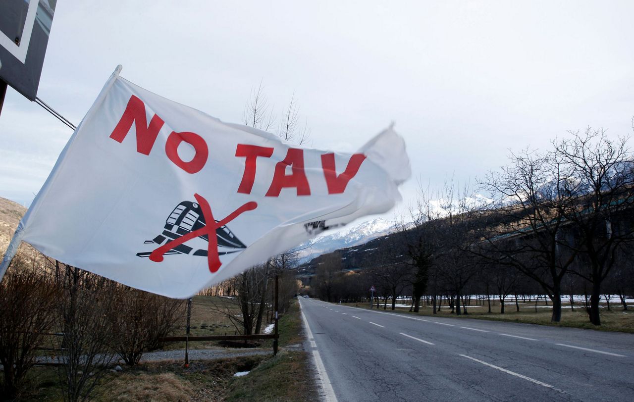 High-speed tunnel project divides Italy's ruling populists