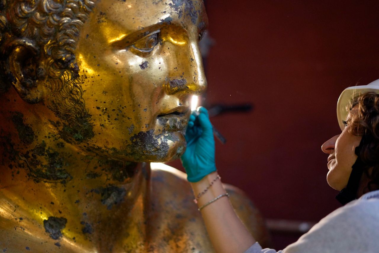 Vatican Experts Uncovering Gilded Glory Of Hercules Statue Struck By Lightning 