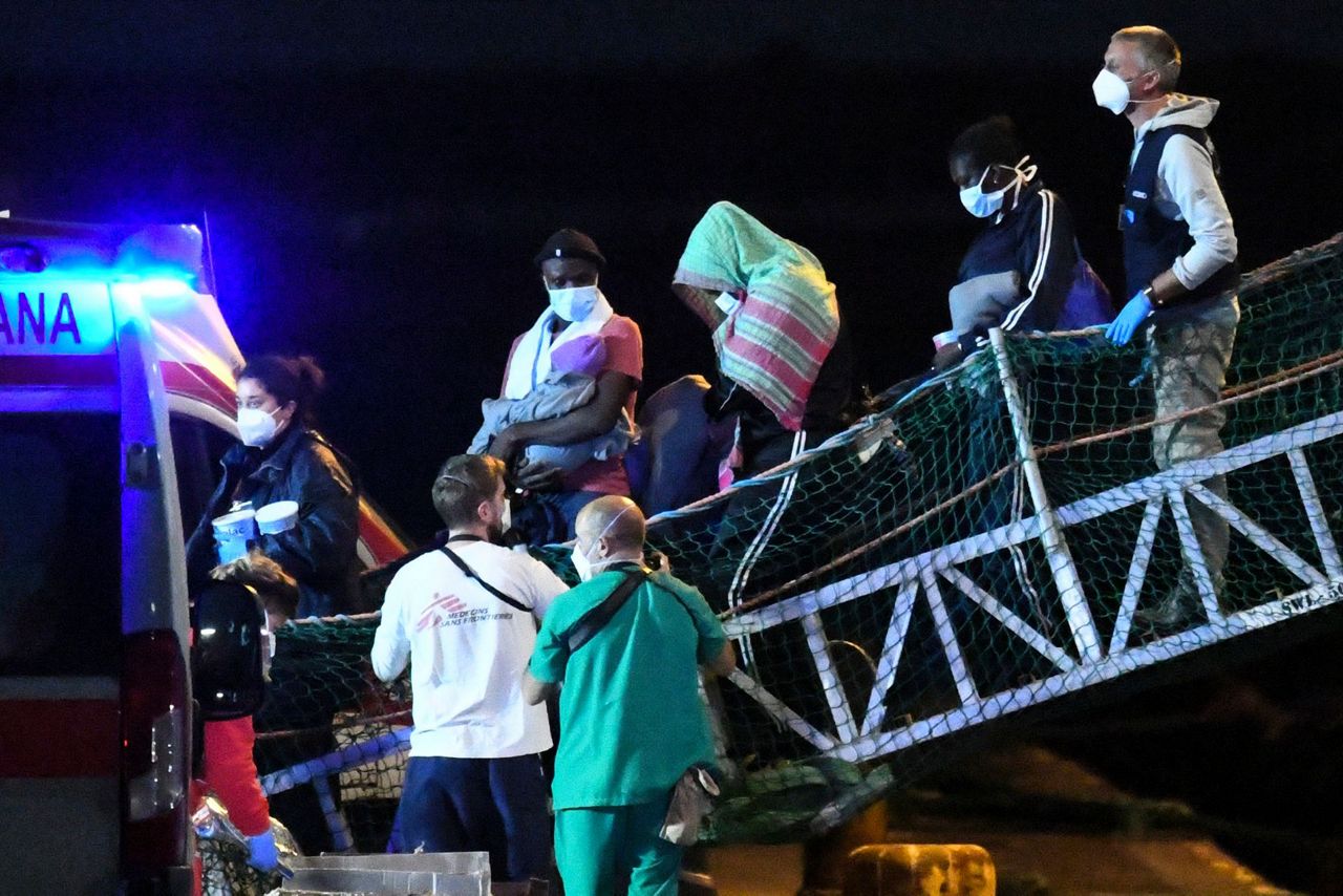 Italy stops 35 migrants from getting off rescue ship in port