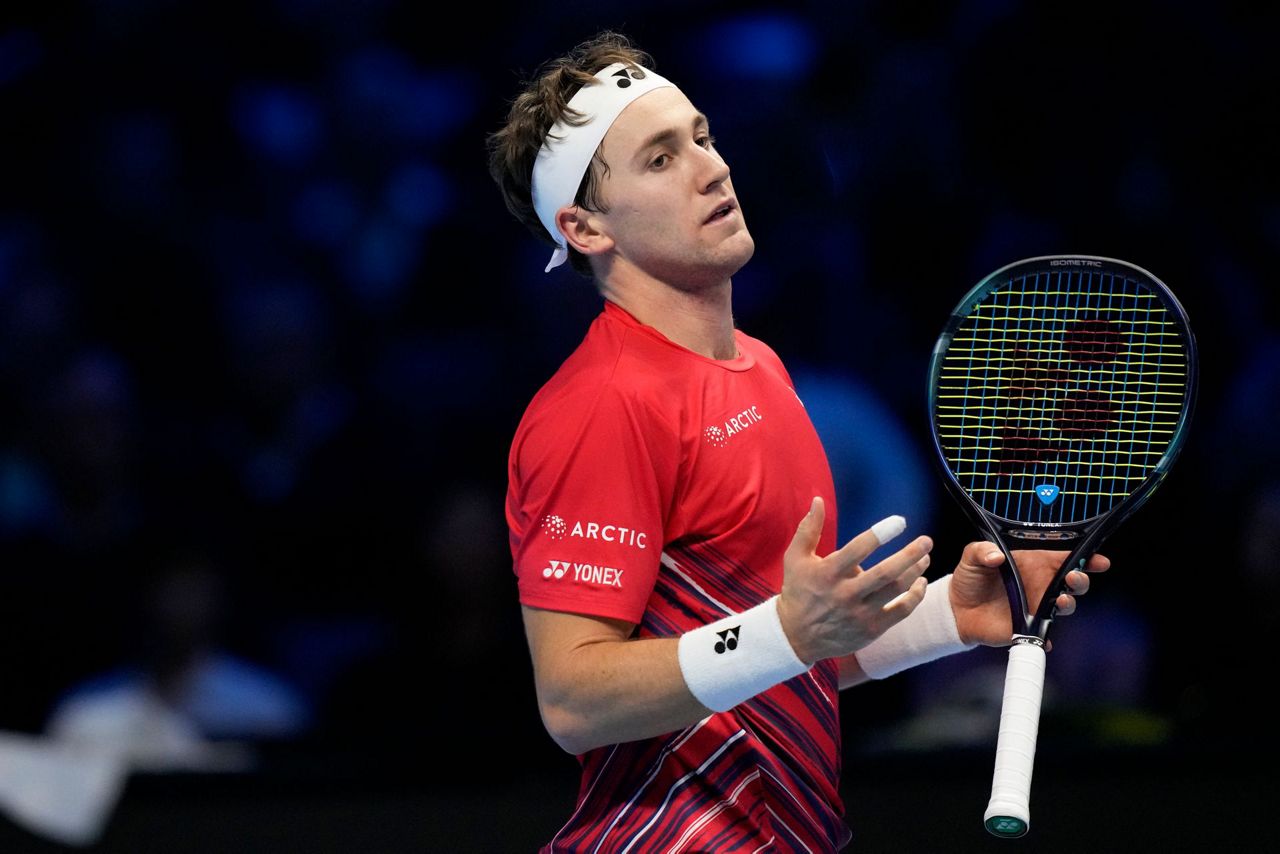 Djokovic matches Federer's record with 6th ATP Finals title