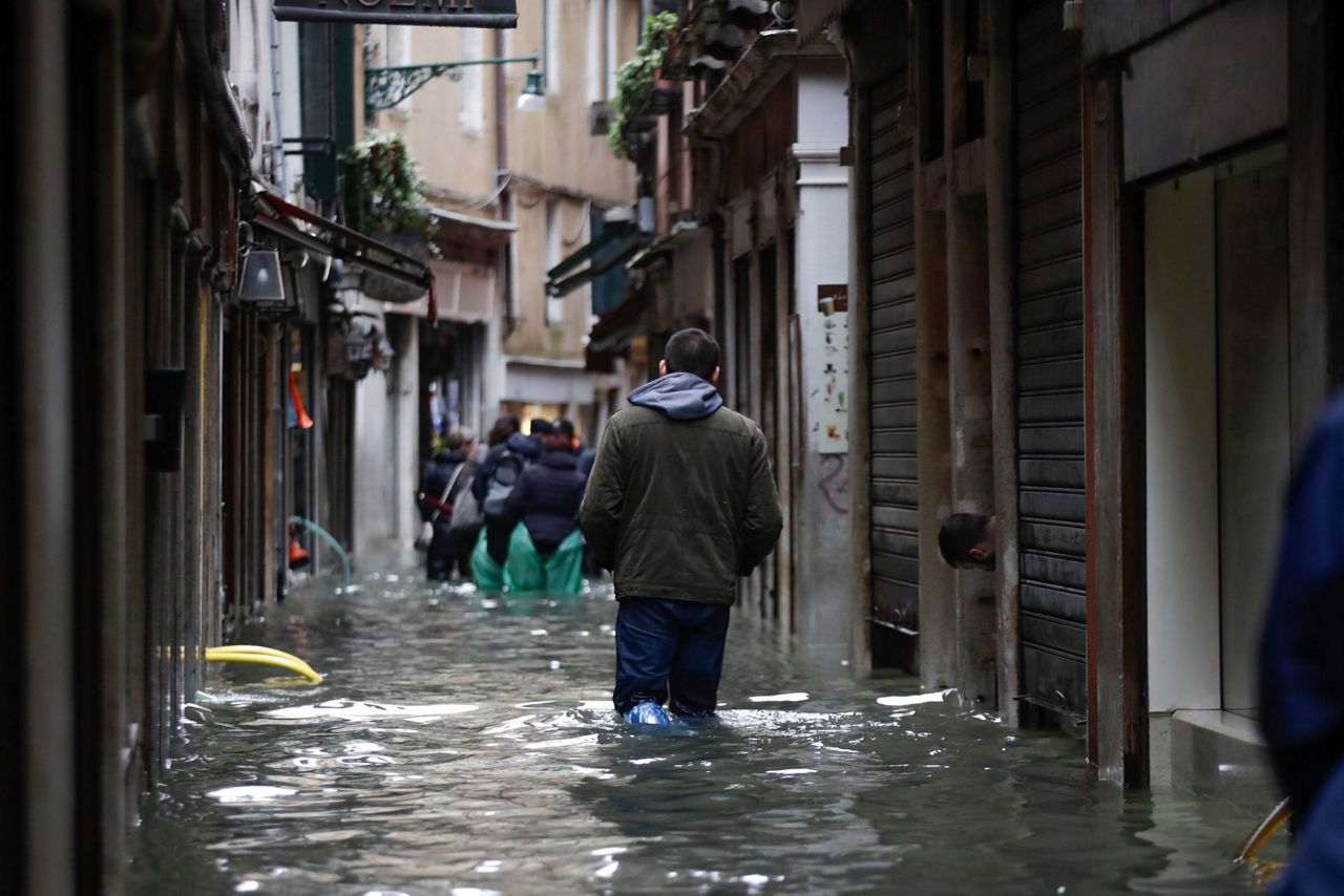 Venice flooded again 3 days after nearrecord high tide