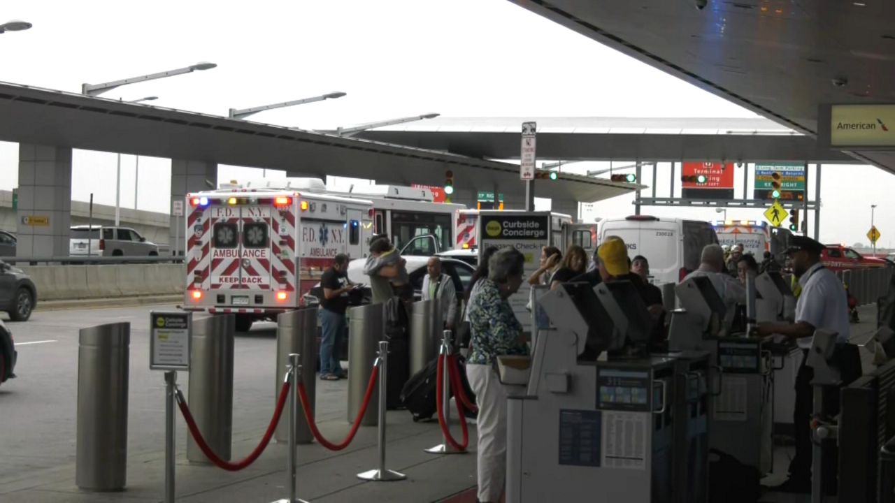 Several hurt, hundreds evacuated in JFK fire: officials