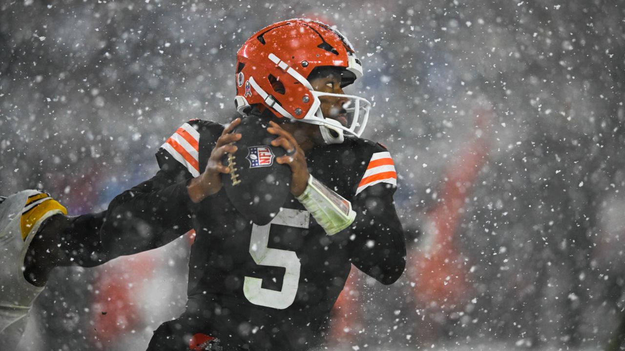 Cleveland Browns quarterback Jameis Winston (5) scrambles in the second half of an NFL football game against the Pittsburgh Steelers, Thursday, Nov. 21, 2024, in Cleveland. 