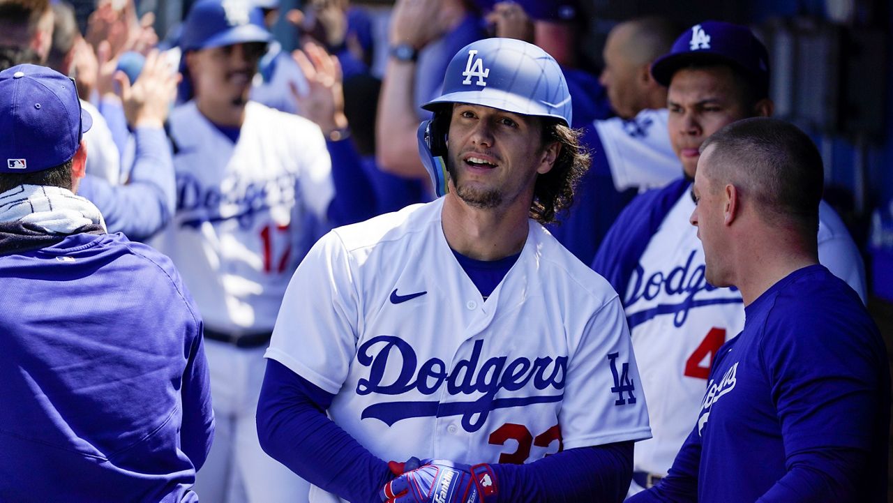 Outman hits grand slam, Dodgers beat Twins