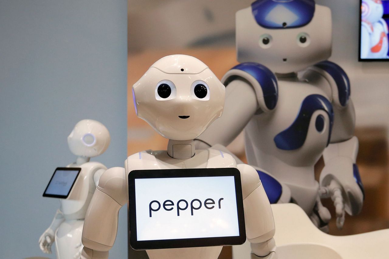 høste i dag elskerinde Japan's SoftBank says Pepper robot remains 'alive' and well