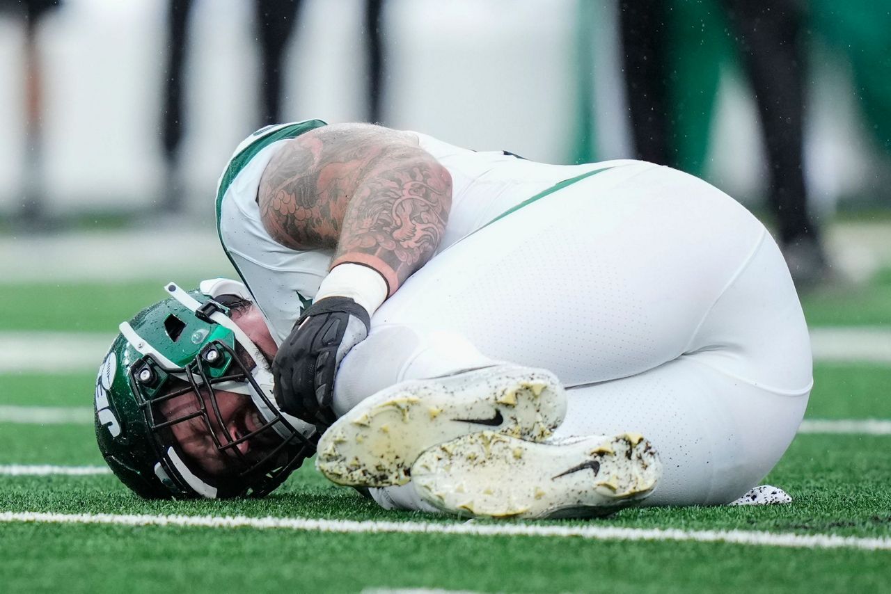 Giants lose QB Tyrod Taylor and TE Darren Waller to injuries vs. Jets