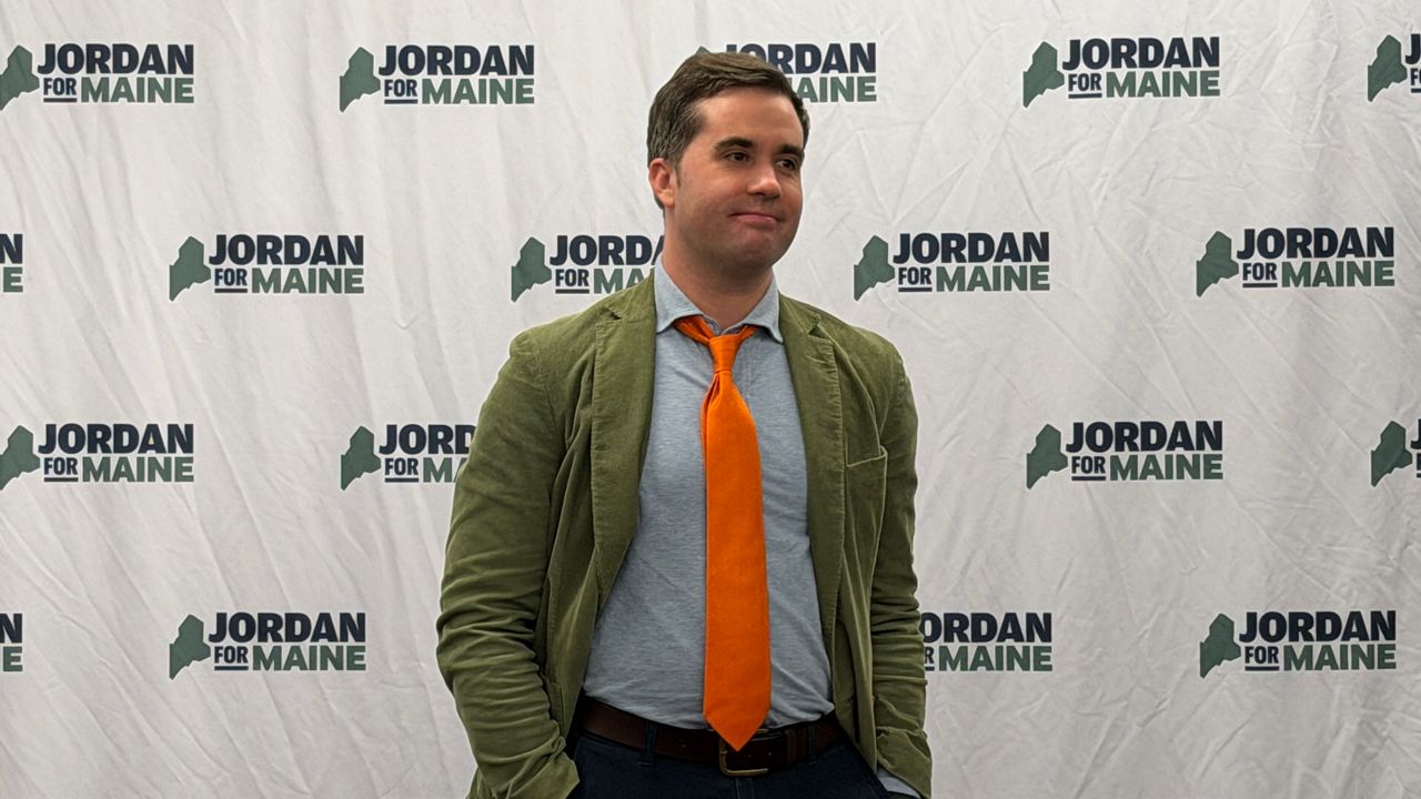 Maine 2nd Congressional District Democratic candidate speaks to voters at a recent town hall. (Spectrum News/Susan Cover)