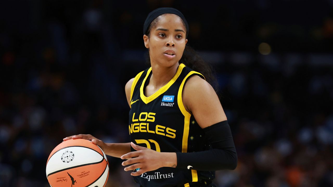 Sparks' losing streak continues after 90-79 loss to Dream