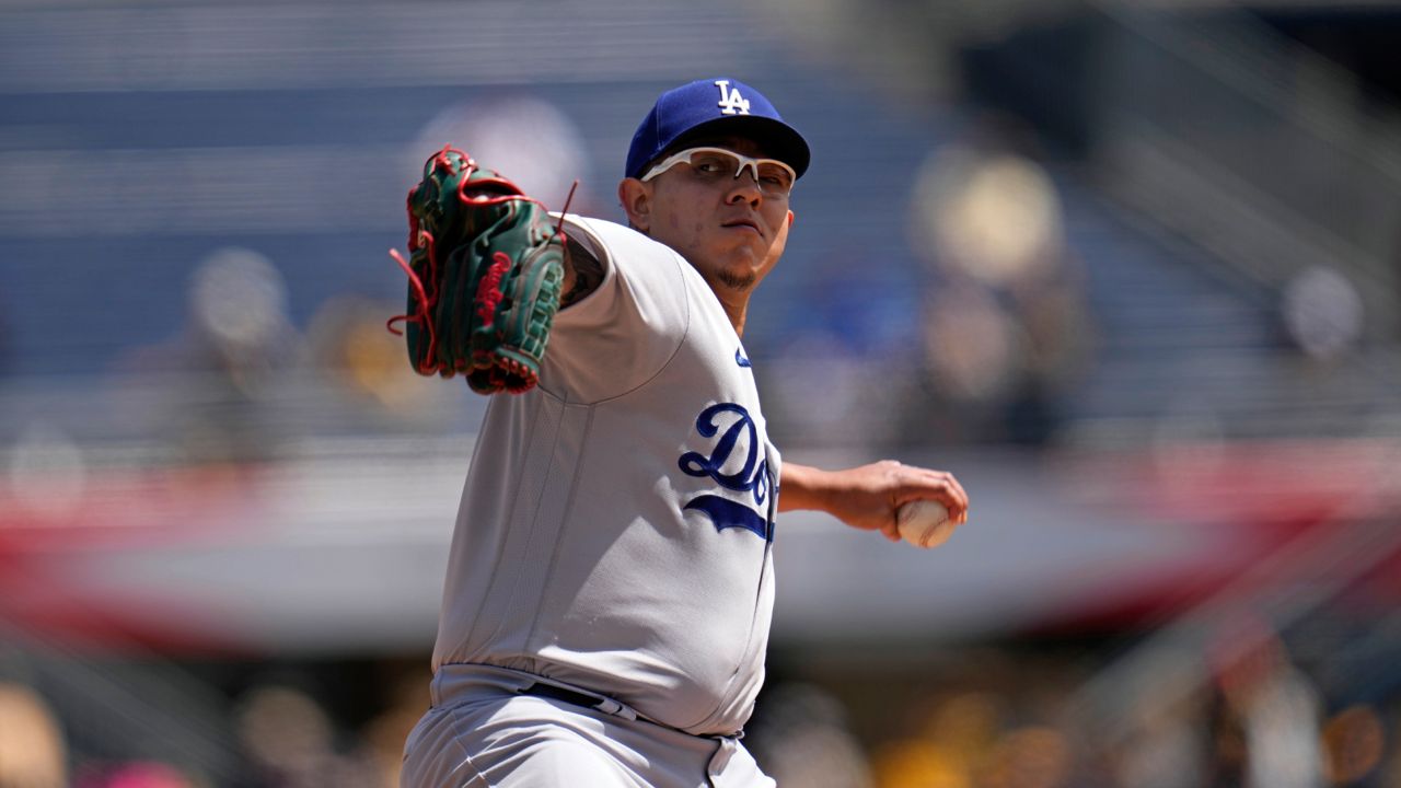 Dodgers can't hold on to early lead in loss to Pirates