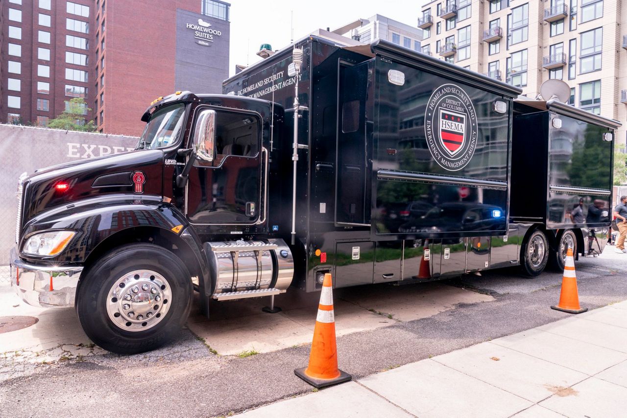 Dc promises a very very robust police presence to maintain public
