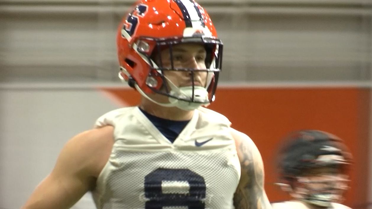 Barron looks to fill leadership void for Syracuse football