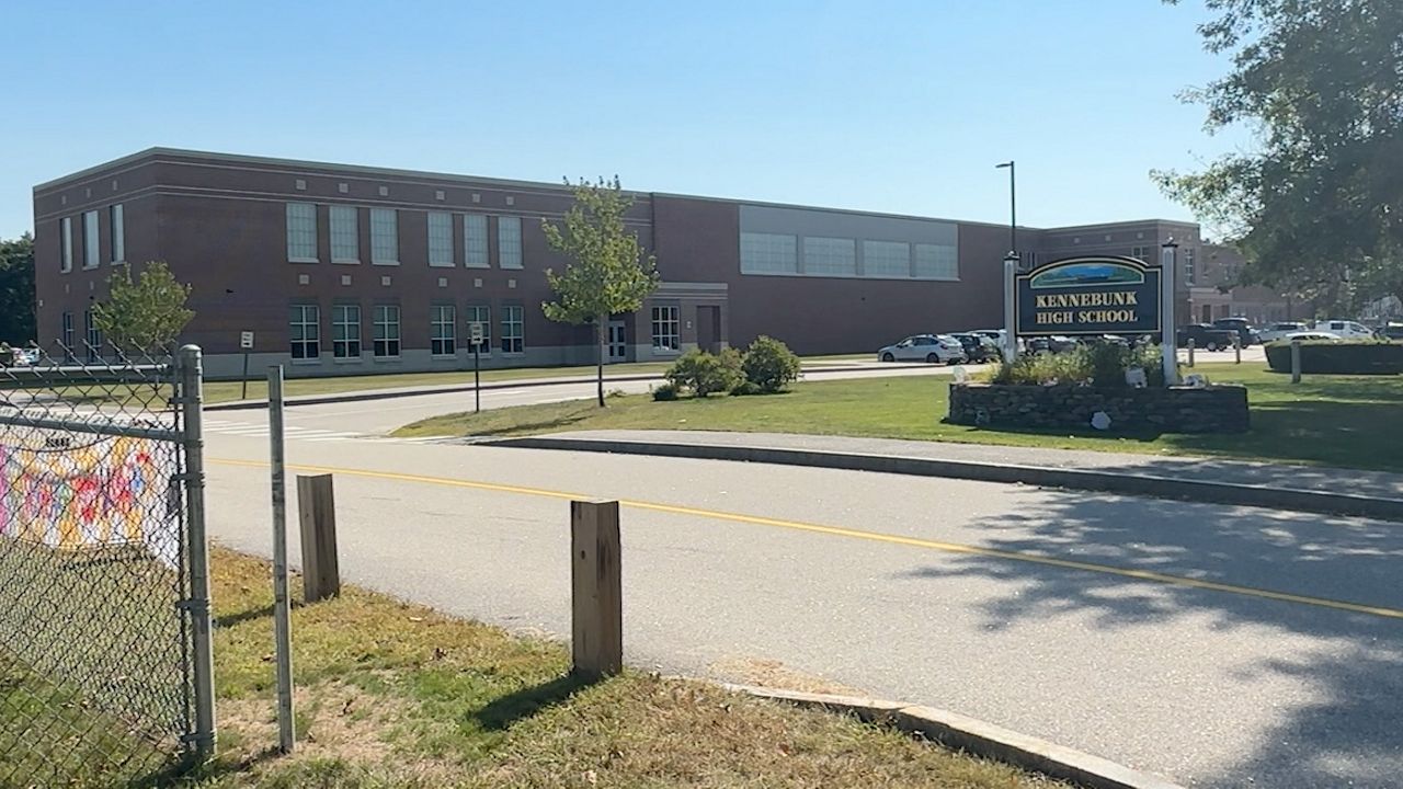 Teachers throughout RSU 21, including at Kennebunk High School, shown here, are starting the school year this week without a contract. The district and the teachers union have agreed to take their dispute to an outside mediator. (Spectrum News/Sean Murphy)
