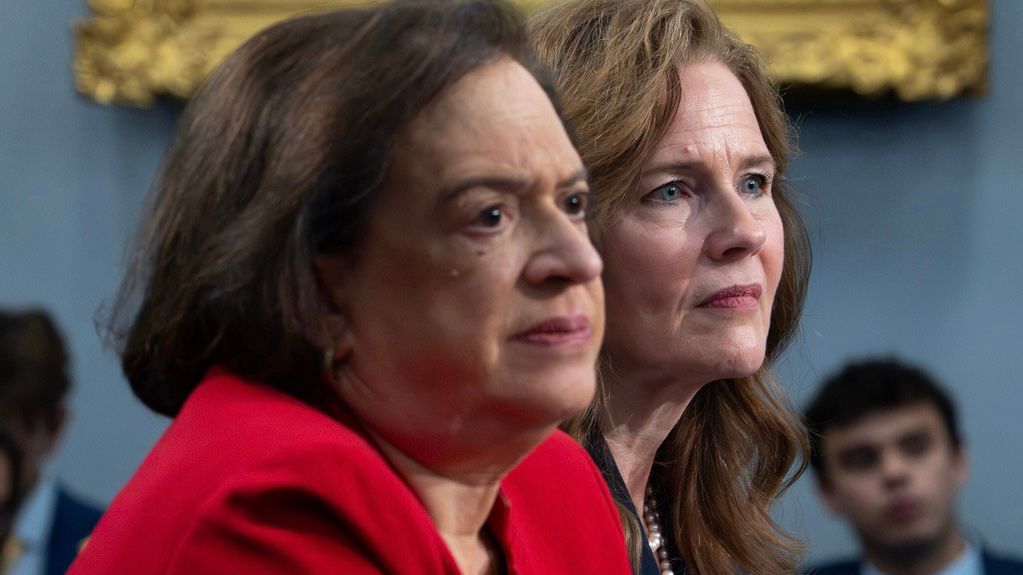 Democrats Vow to Rein in Supreme Court 'Shadow Docket' if They Retake Congress
