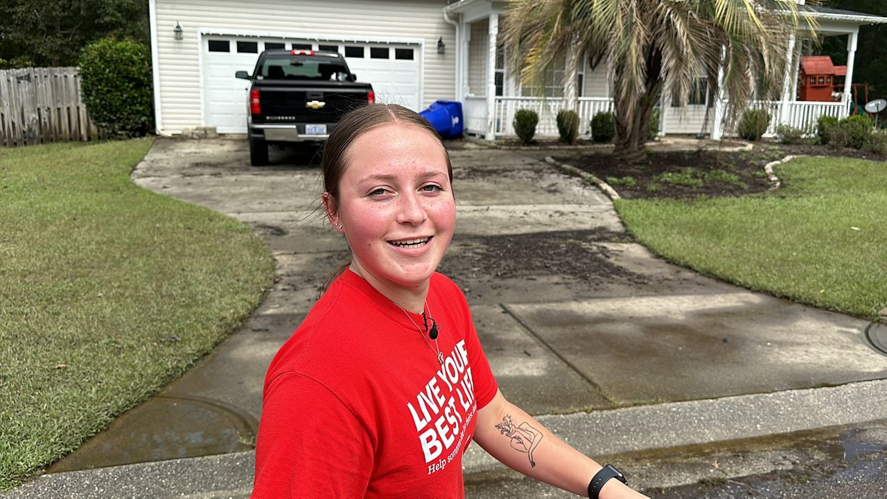 Red Cross intern Kamrey Raynor plans to devote her life to social work. (Spectrum News 1/Patrick Thomas)