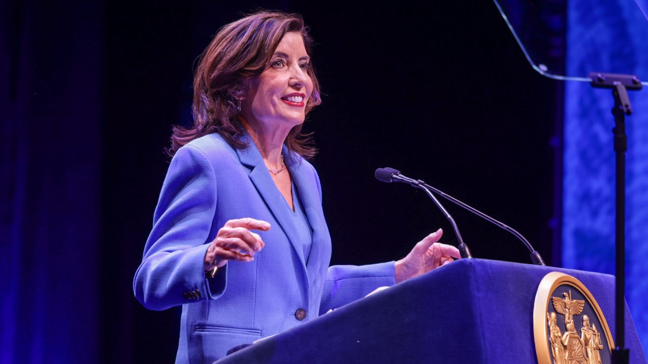 Analysis: In race for New York governor, it's been a good week for Hochul