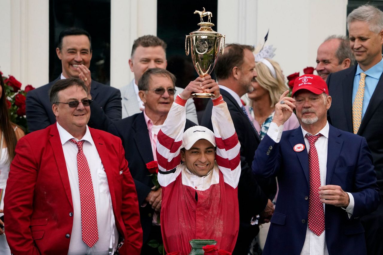 801 shot Rich Strike races to huge upset in Kentucky Derby