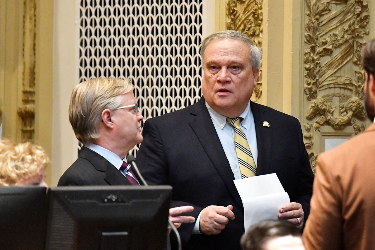 Ky GOP lawmakers pass ban on genderaffirming care for youth