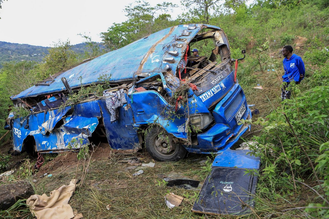 10 people returning from a funeral die in Kenya bus crash