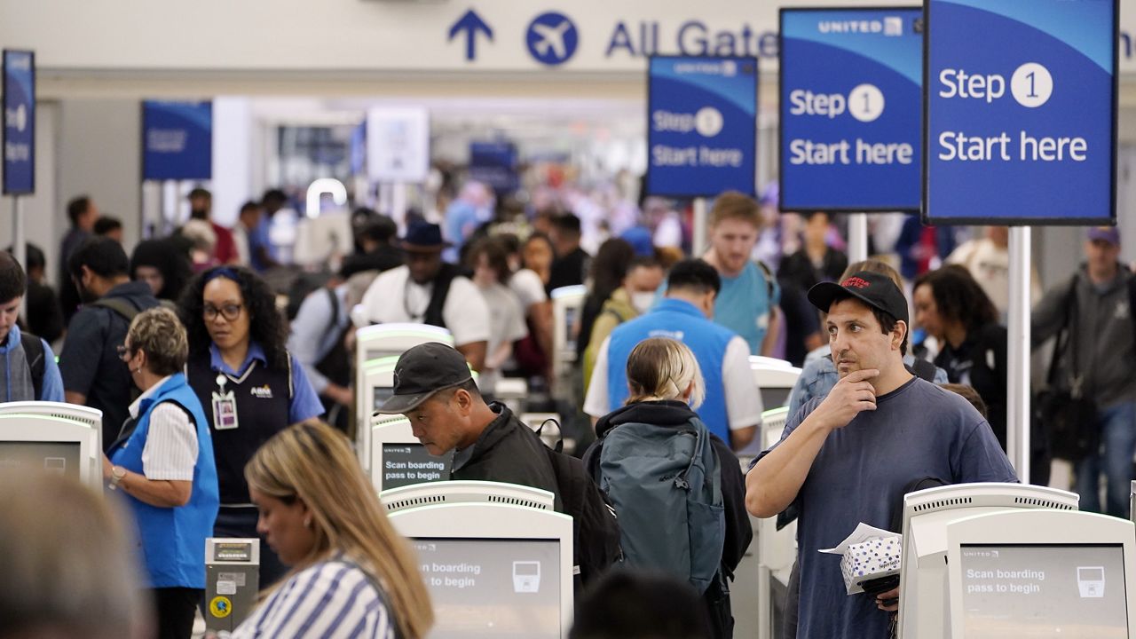 LAX Bans Single-Use Plastic Water Bottle Sales - EcoWatch