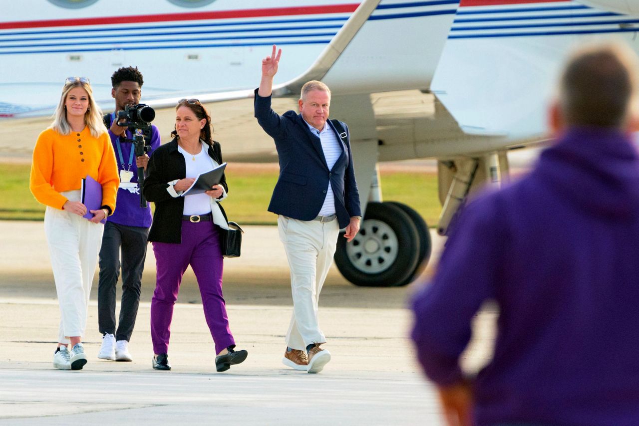 LSU, Kelly agree to 10-year contract worth at least $95M
