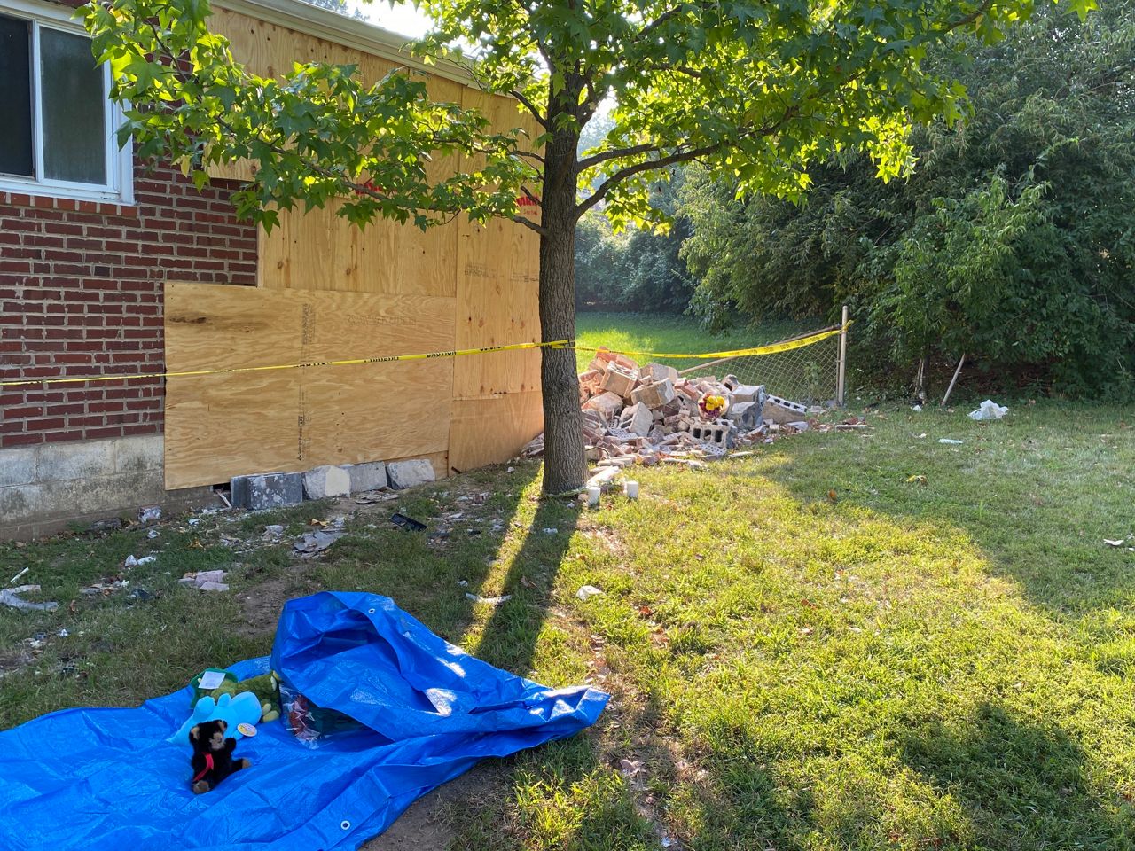 Three Ladue High students dead after car hits vacant home