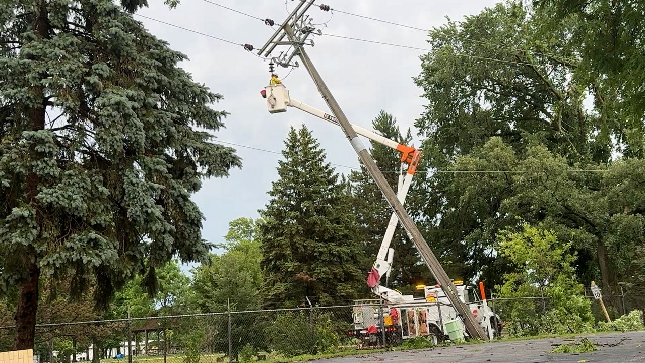 Thousands left without power after southeast Wisconsin storm