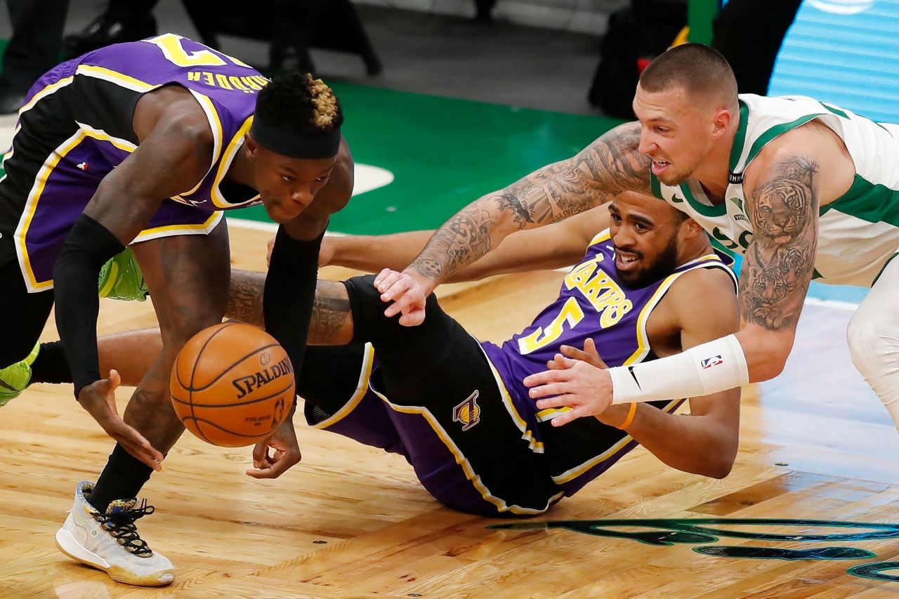 Anthony Davis scores 27, Lakers hold off Celtics 96-95