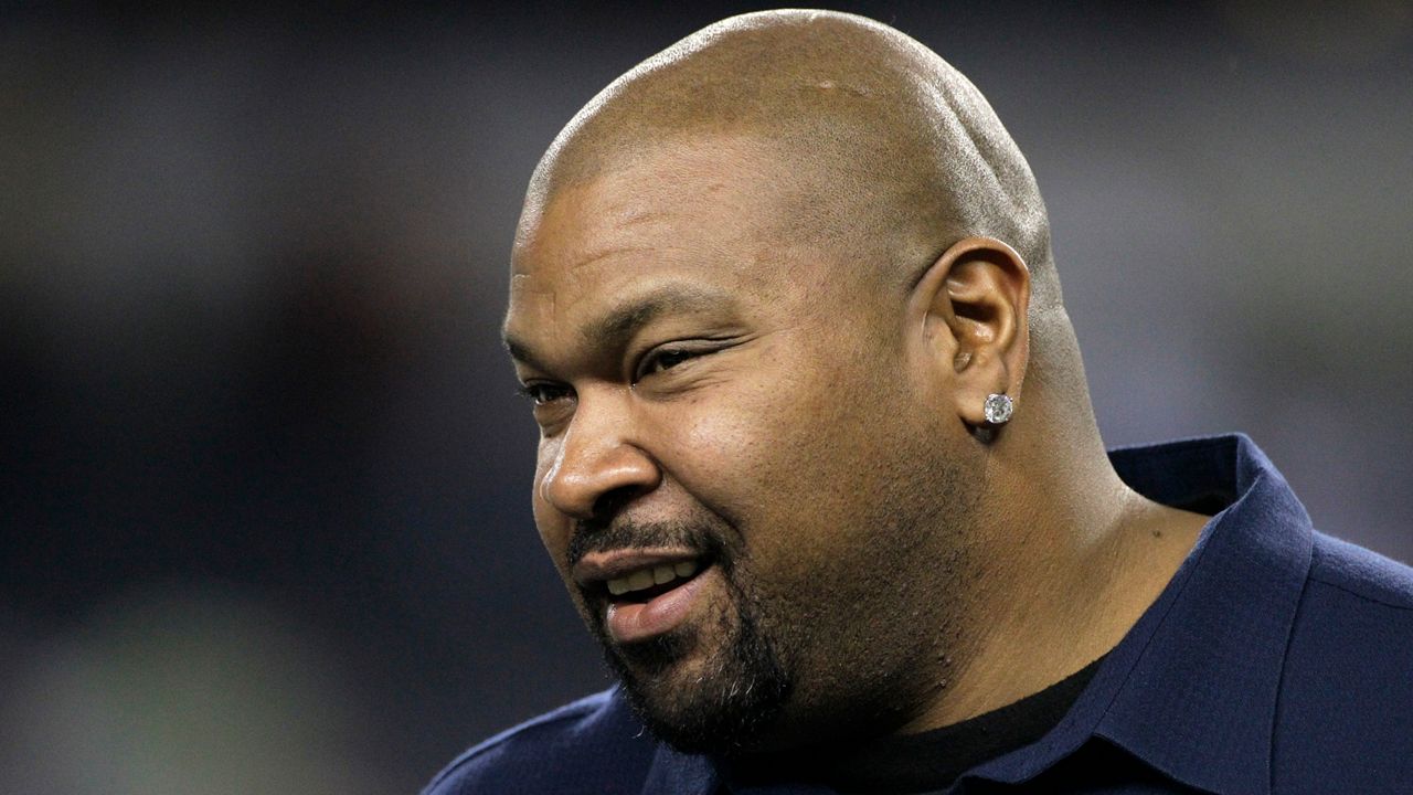 Cowboys Hall of Famer Larry Allen dies ‘suddenly’ at 52, team reports