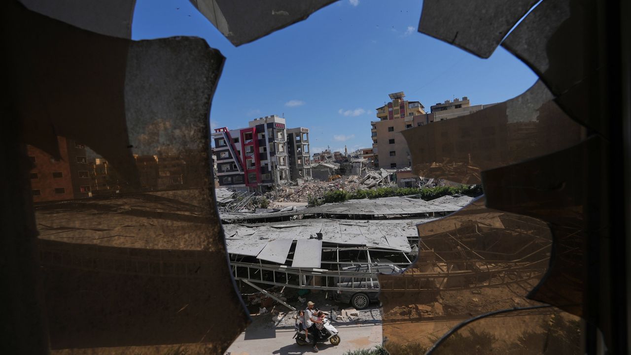 U.S.-Iran talks to begin Sunday in Switzerland as Tehran closes strait over Lebanon fighting