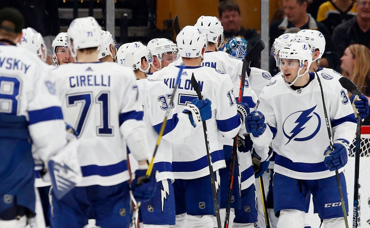 Lightning Ties Nhl Record With 62nd Win Beat Bruins 6 3