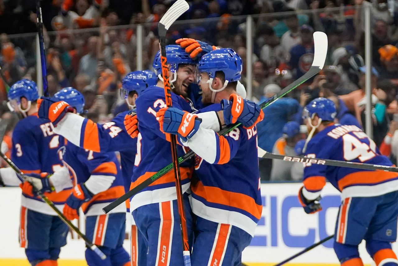 Beauvillier, Islanders beat Lightning in OT to force Game 7