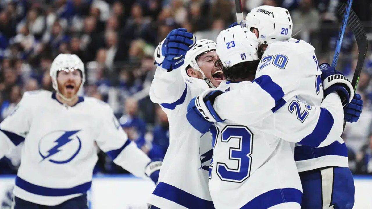 Tampa Bay Lightning Bolts - Destination Tampa Bay™