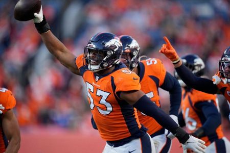 Demaryius Thomas honored by Denver Broncos, who rout Detroit Lions