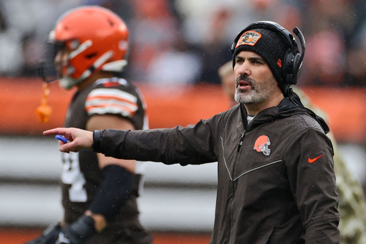 Browns coach Stefanski tests positive for COVID-19