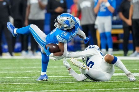 Igwebuike's late TD, 2-point stop lead Lions past Indy 27-26