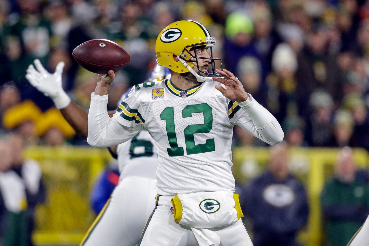 Packers get the calls, Crosby hits late FG to beat Lions