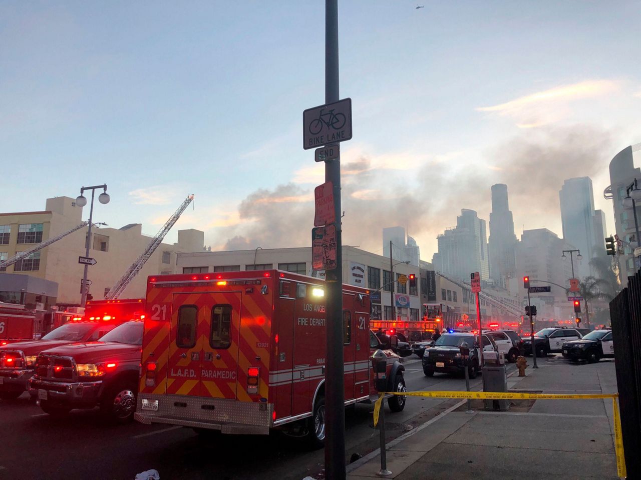 Fire, explosion in Los Angeles injures 10 firefighters