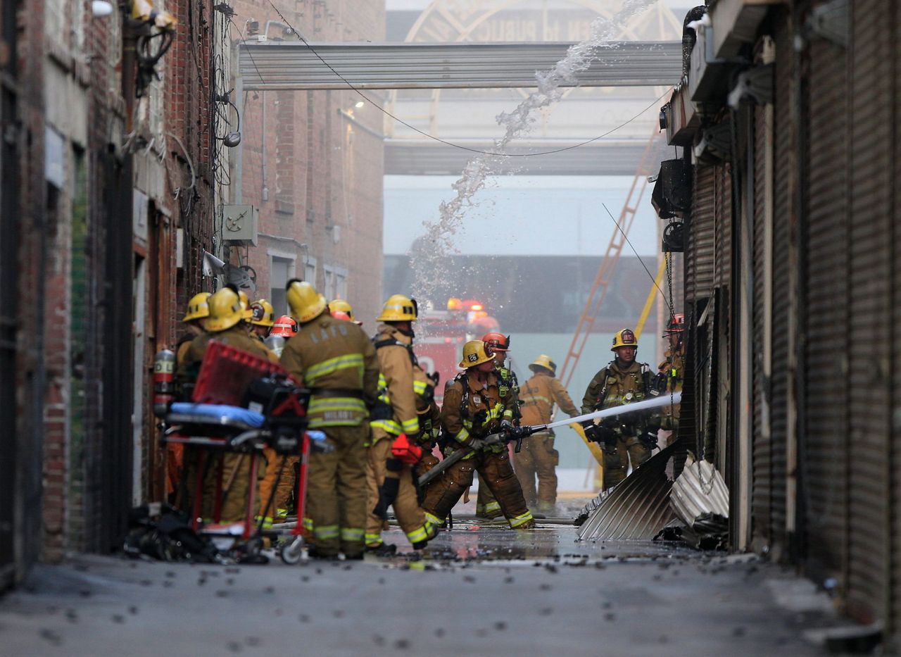 Fire, explosion in Los Angeles injures 10 firefighters