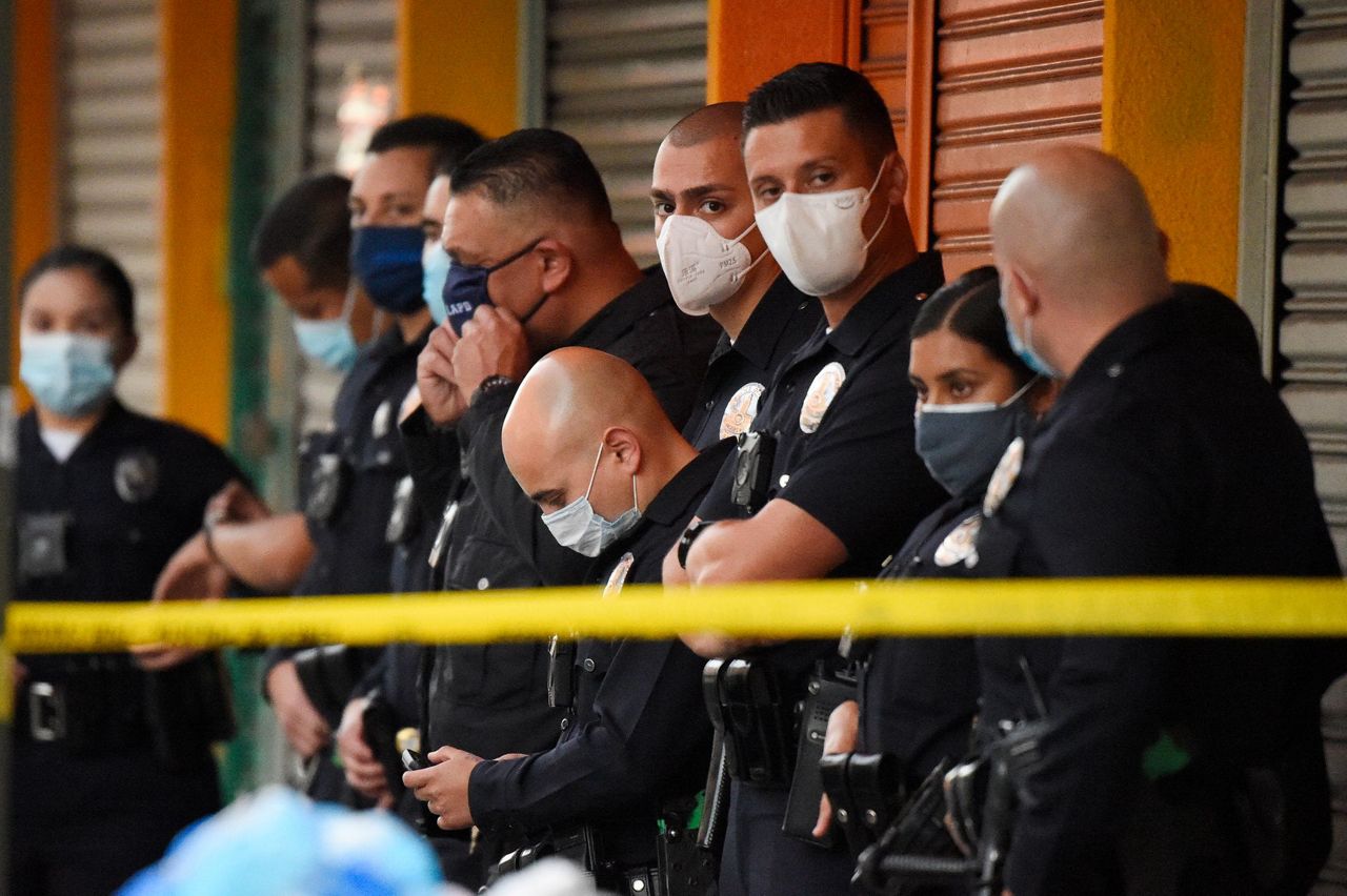 Fire, explosion in Los Angeles injures 10 firefighters