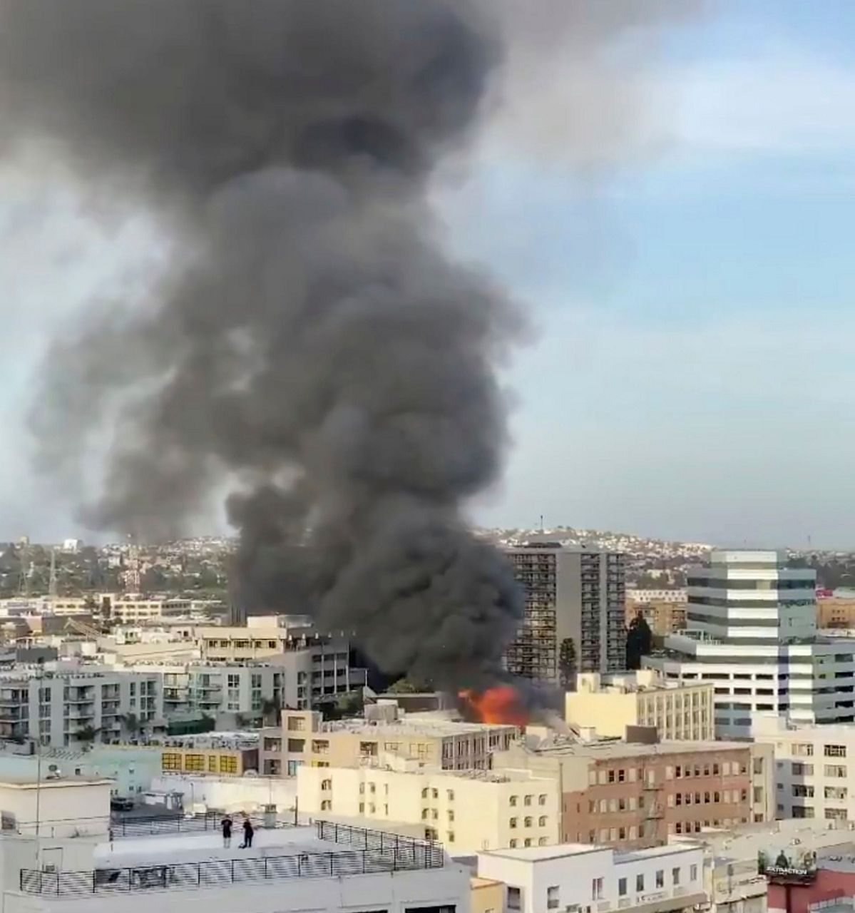 12 Los Angeles firefighters recovering after explosion