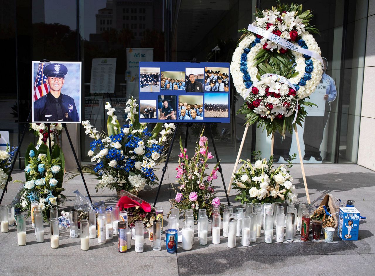 3 arrested in killing of off-duty Los Angeles police officer