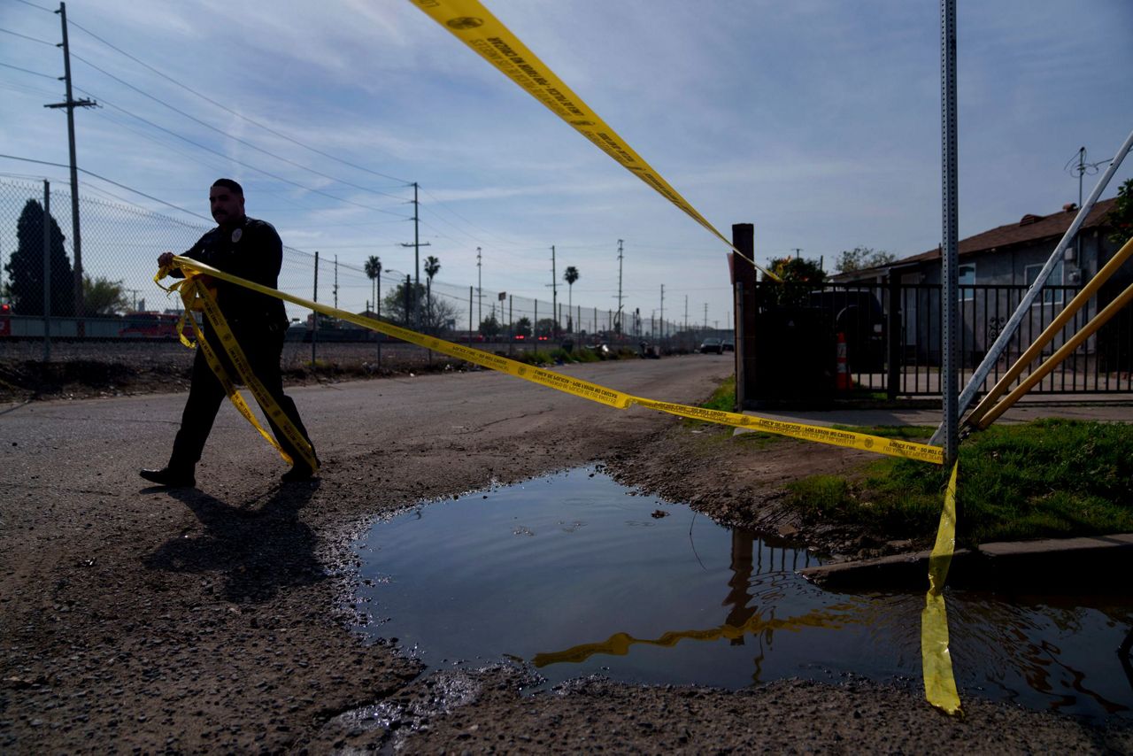 Los Angeles firefighters injured in explosion of pressurized cylinders